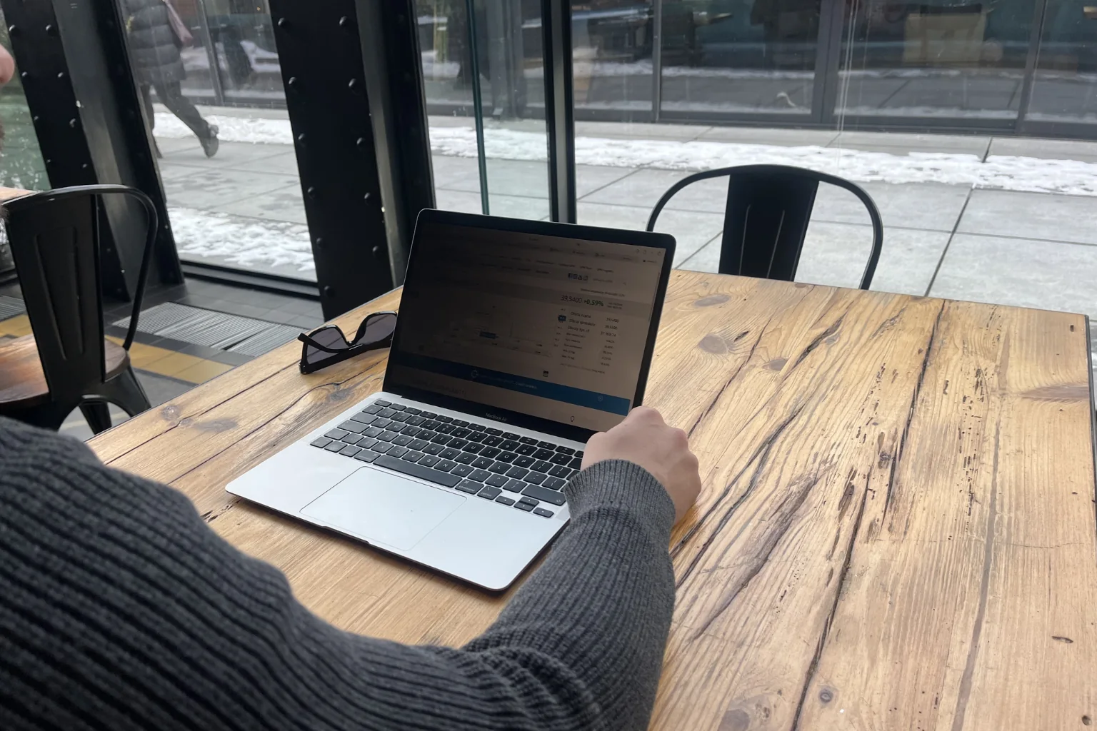 Filtr prywatyzujący NoLook do laptopa — widok produktu
